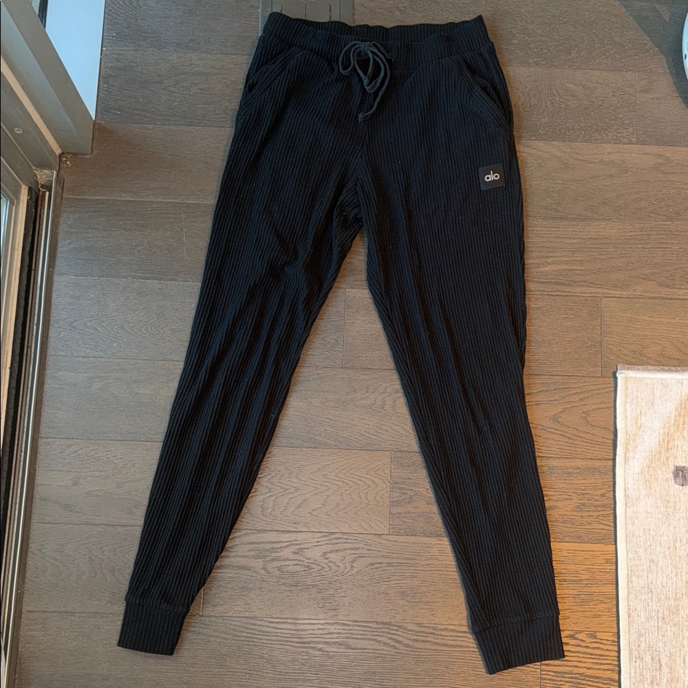 ALO Yoga Womens Dark Ribbed Joggers